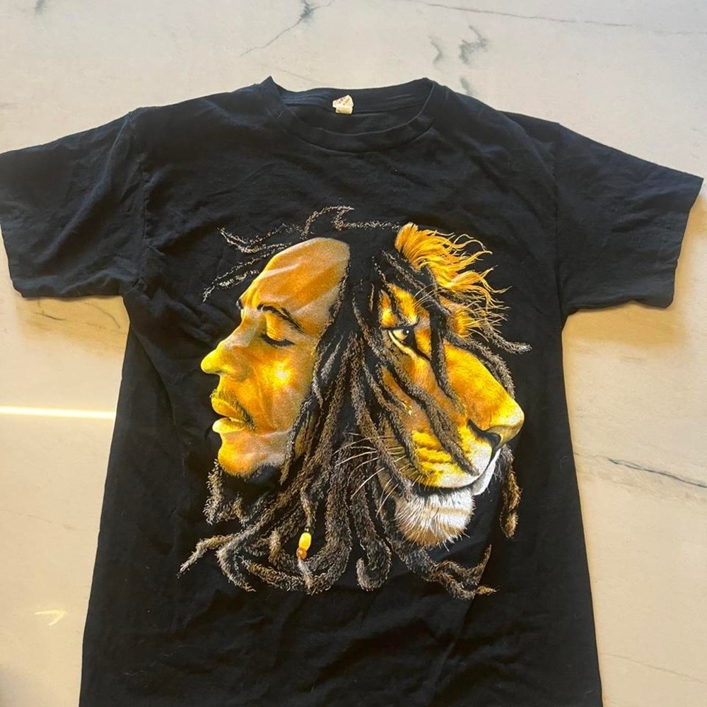 King's Love Men's Large Bob Marley/Lion Graphic Tee